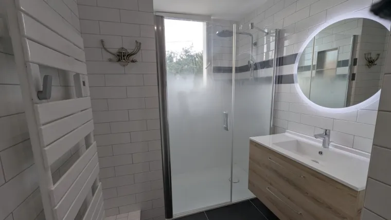 Salle de Bains à Tonnay Charente, Rochefort, Ekidoma