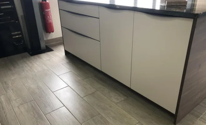 bas cuisson 3 tiroirs en 1 m et sous évier 2 portes en 1m