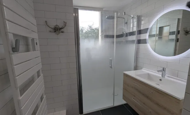Réalisation d'une paroi de douche sur mesure